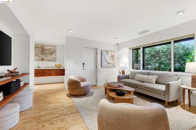 470 Spruce St, Berkeley, CA 94708