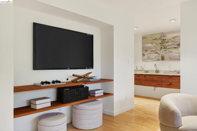 470 Spruce St, Berkeley, CA 94708