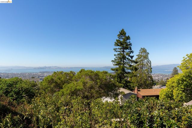 470 Spruce St, Berkeley, CA 94708