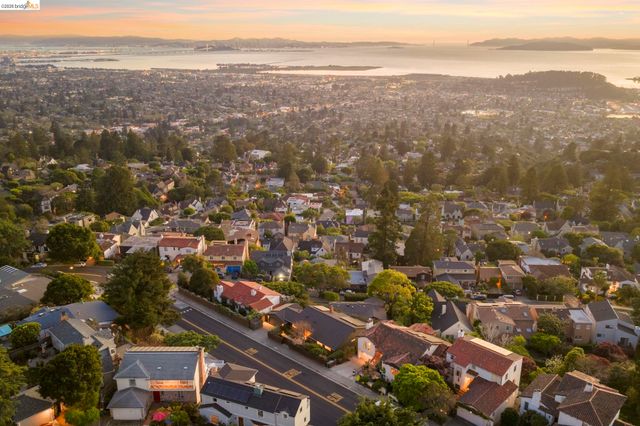 470 Spruce St, Berkeley, CA 94708