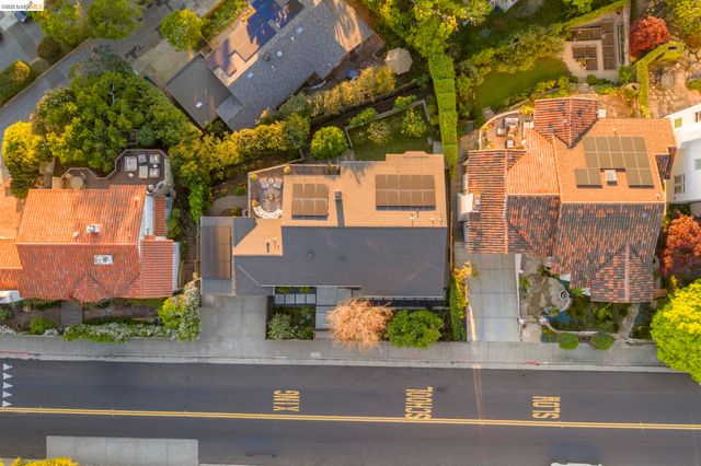 470 Spruce St, Berkeley, CA 94708