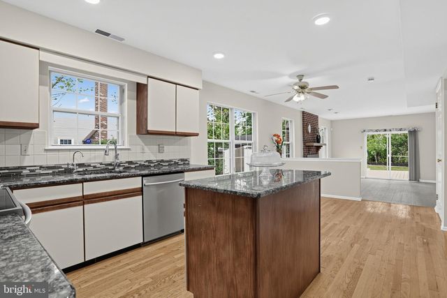 1535 WILLOW POND DR, Yardley, PA 19067