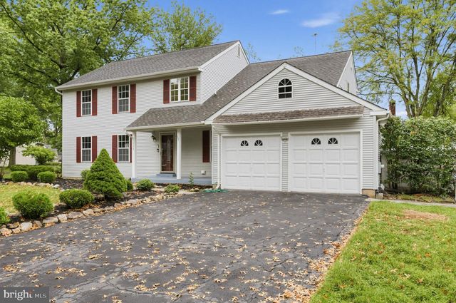 1535 WILLOW POND DR, Yardley, PA 19067