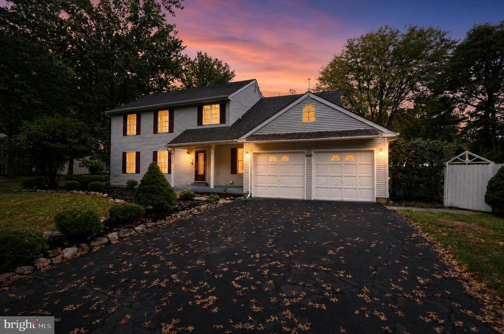 1535 WILLOW POND DR, Yardley, PA 19067