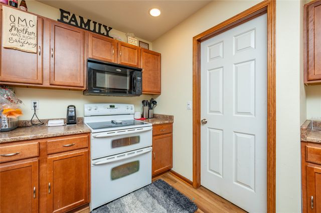 5949 NW 50th Street, Johnston, IA 50131