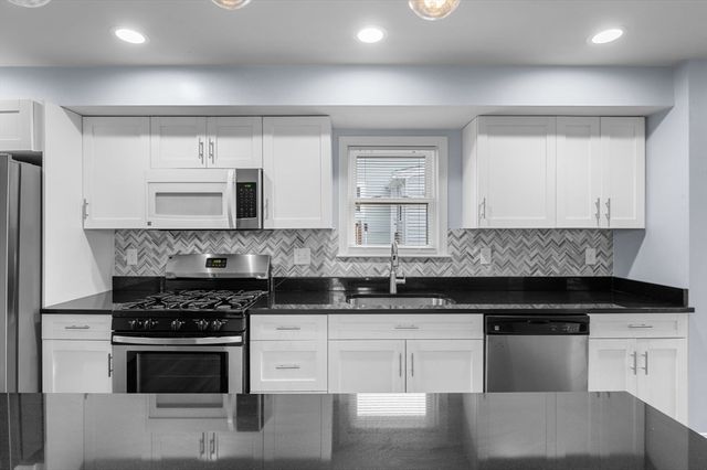 15 Rear Argyle St, Revere, MA 02151