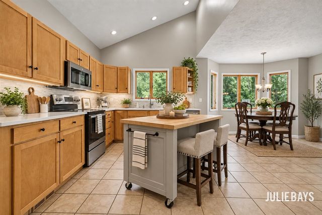 6202 Black Creek Drive, Middleville, MI 49333