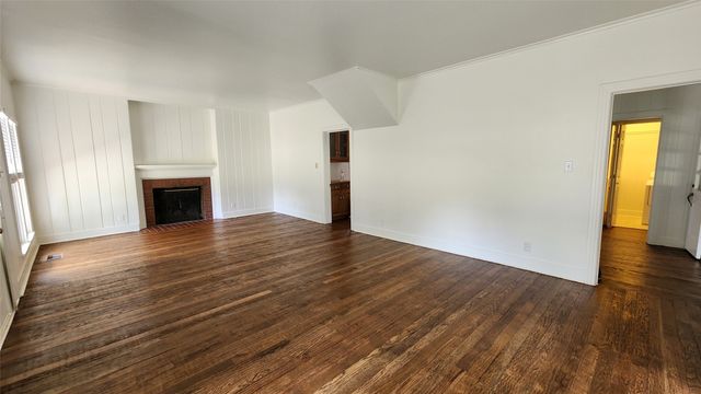 1824 Willowwood Street, Denton, TX 76205