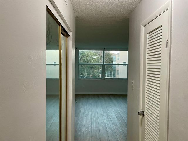 1401 NE 191st Street, Miami, FL 33179