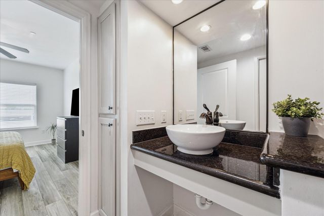 2203 Dorrington Street 301, Houston, TX 77030