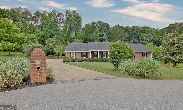 105 Walden Way, Fayetteville, GA 30214