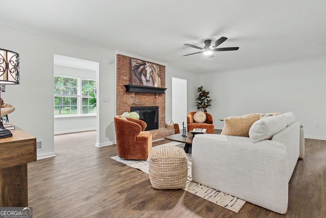 105 Walden Way, Fayetteville, GA 30214