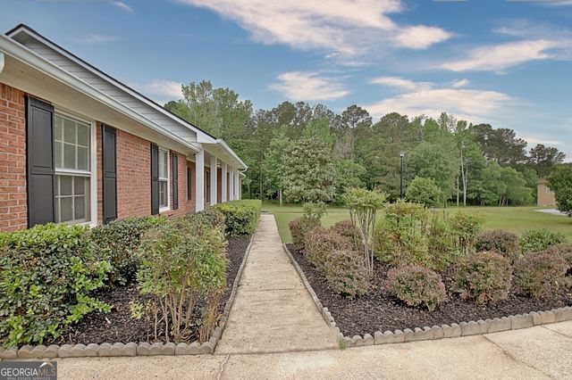 105 Walden Way, Fayetteville, GA 30214