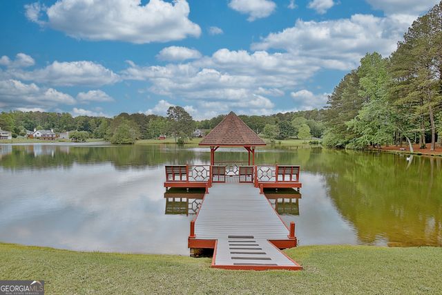 105 Walden Way, Fayetteville, GA 30214