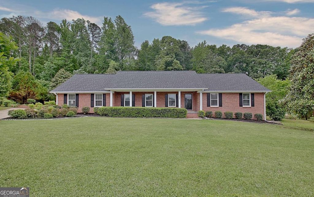 105 Walden Way, Fayetteville, GA 30214