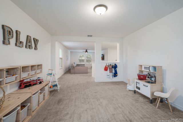627 ANTHEM LN, New Braunfels, TX 78132
