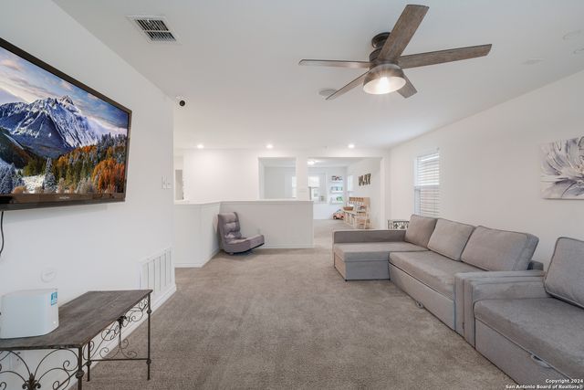 627 ANTHEM LN, New Braunfels, TX 78132