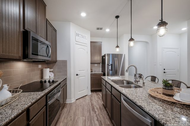 627 ANTHEM LN, New Braunfels, TX 78132