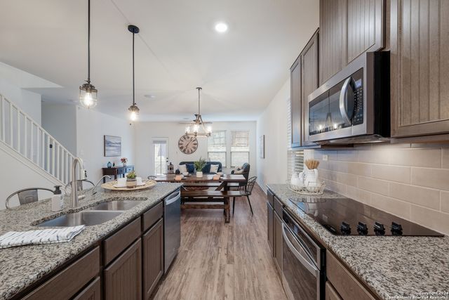 627 ANTHEM LN, New Braunfels, TX 78132
