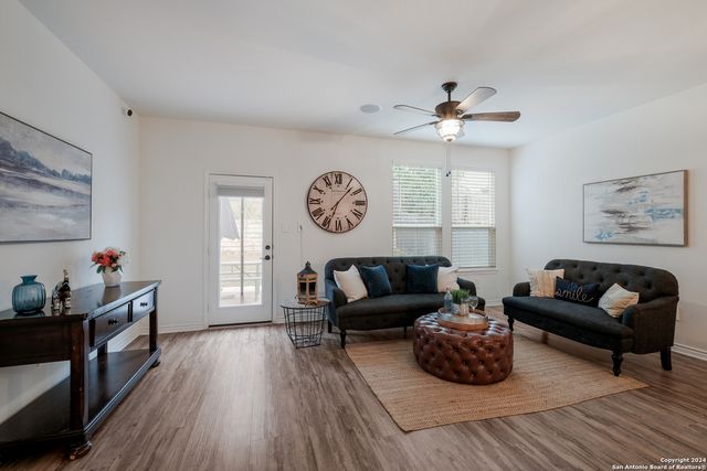 627 ANTHEM LN, New Braunfels, TX 78132
