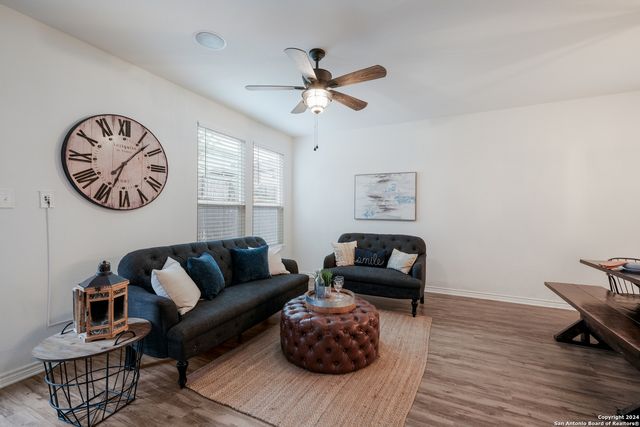 627 ANTHEM LN, New Braunfels, TX 78132