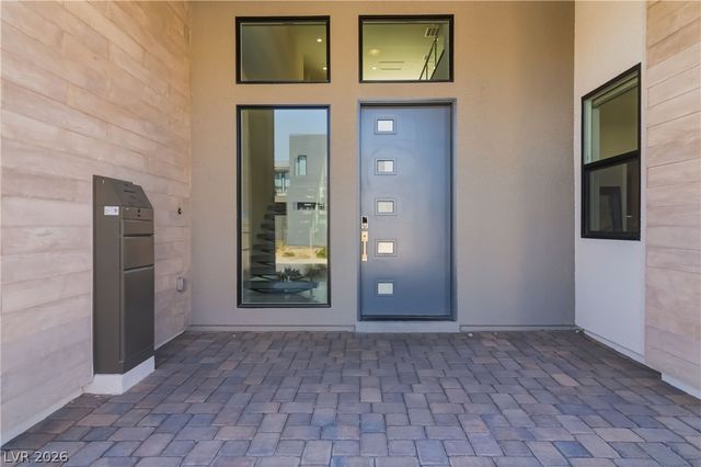 10741 Steel Ridge Court, Las Vegas, NV 89135