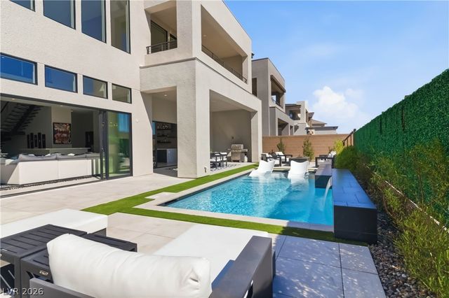 10741 Steel Ridge Court, Las Vegas, NV 89135