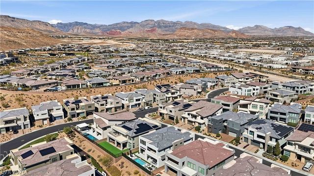 10741 Steel Ridge Court, Las Vegas, NV 89135