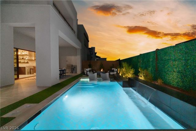 10741 Steel Ridge Court, Las Vegas, NV 89135