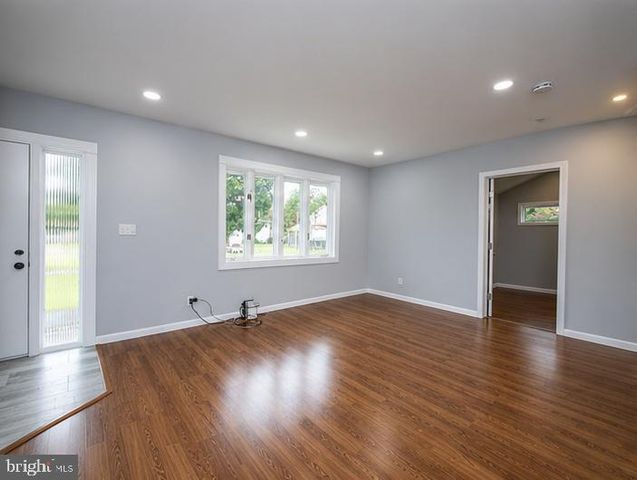 413 PAXSON AVE, Trenton, NJ 08690