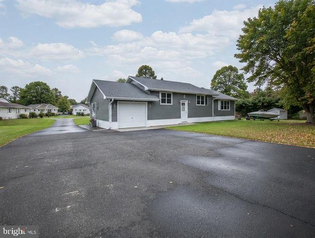 413 PAXSON AVE, Trenton, NJ 08690