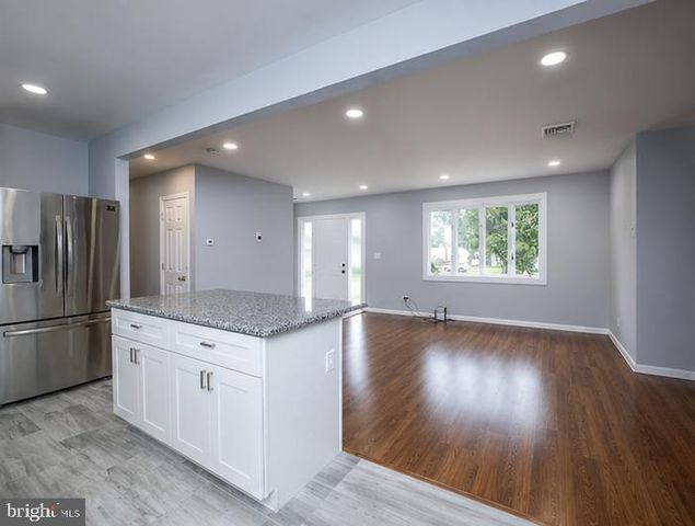 413 PAXSON AVE, Trenton, NJ 08690