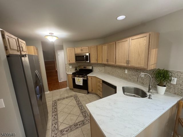 1 Cliffside Ct, Hardyston Twp., NJ 07419