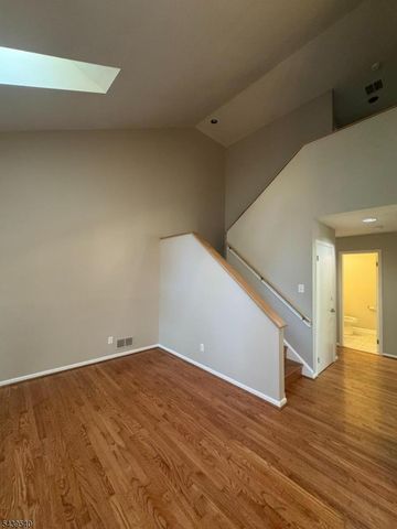 1 Cliffside Ct, Hardyston Twp., NJ 07419