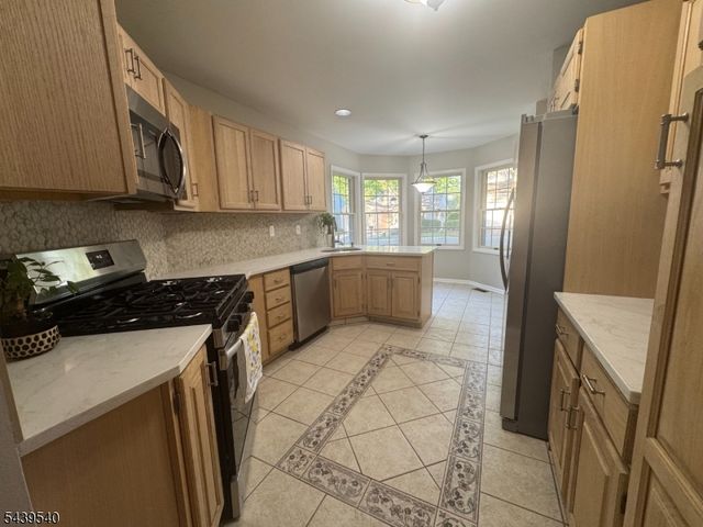 1 Cliffside Ct, Hardyston Twp., NJ 07419