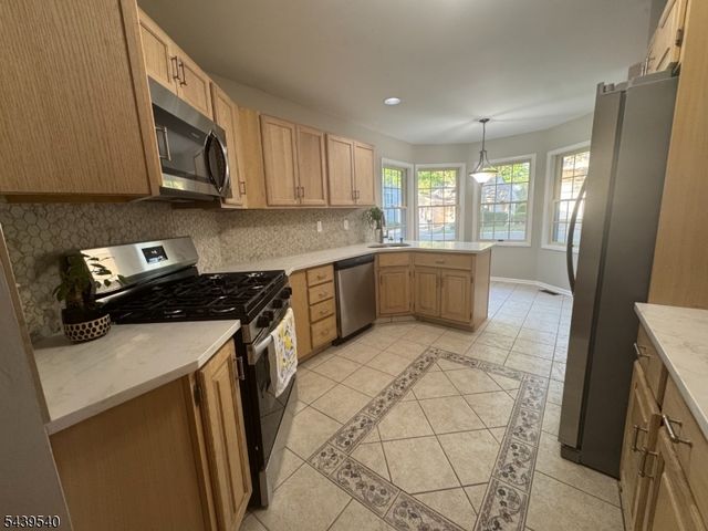 1 Cliffside Ct, Hardyston Twp., NJ 07419