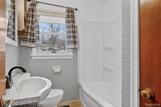 2648 Corey Street, Waterford, MI 48328