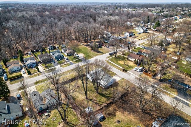 2648 Corey Street, Waterford, MI 48328