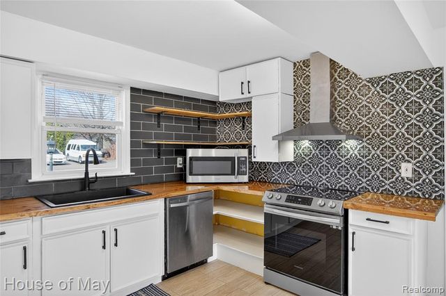 2648 Corey Street, Waterford, MI 48328