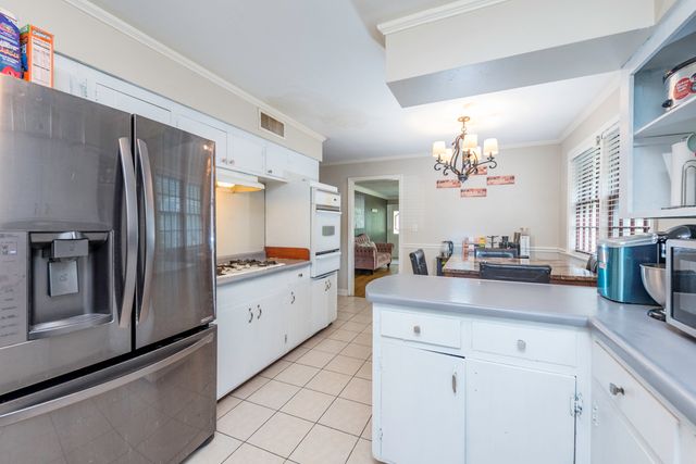2408 Elim Avenue, Zion, IL 60099