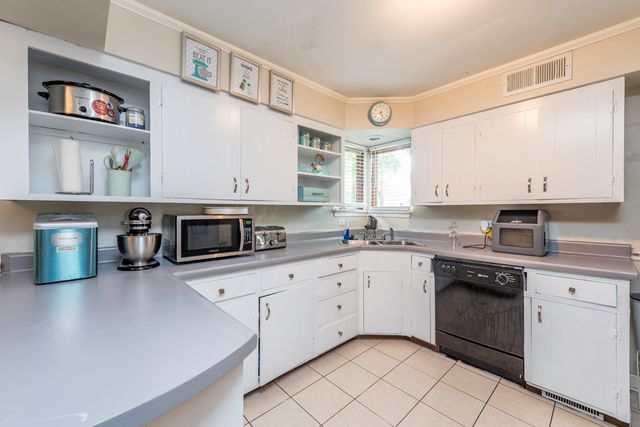 2408 Elim Avenue, Zion, IL 60099