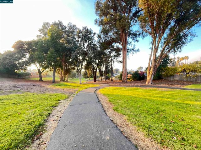 120 Bonita Ct, Rodeo, CA 94572