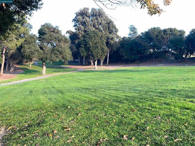 120 Bonita Ct, Rodeo, CA 94572