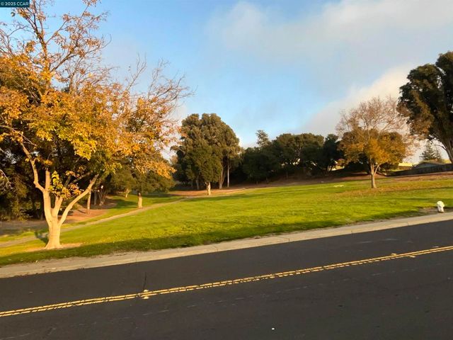 120 Bonita Ct, Rodeo, CA 94572