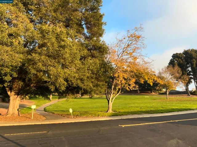 120 Bonita Ct, Rodeo, CA 94572