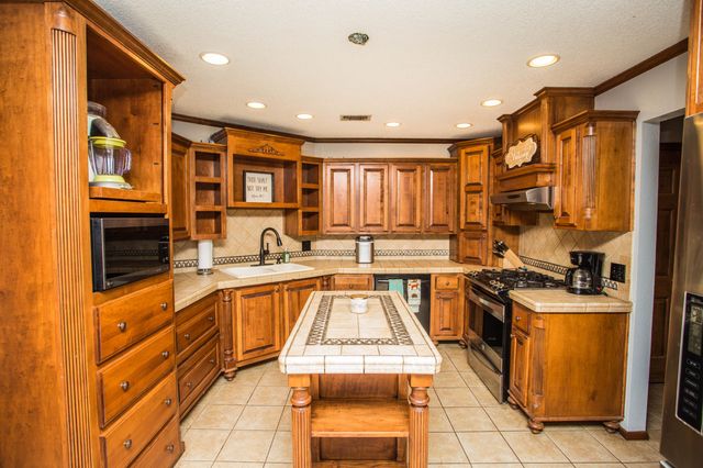 7802 Zoar Avenue, Lubbock, TX 79424