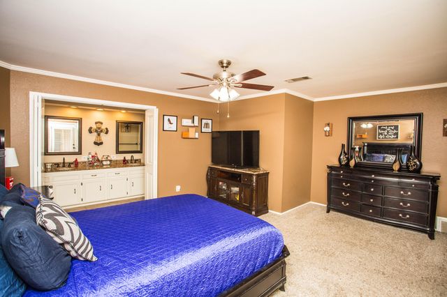 7802 Zoar Avenue, Lubbock, TX 79424