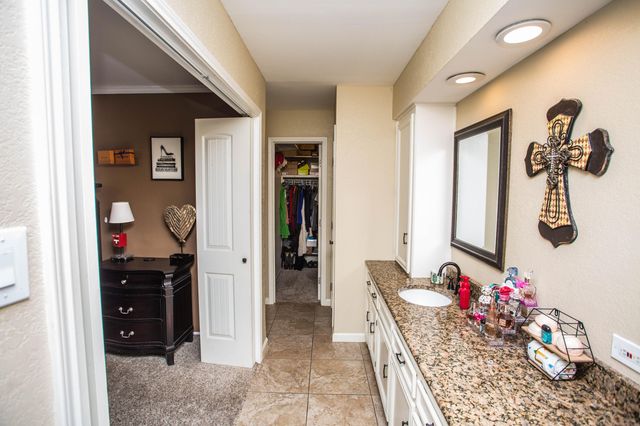 7802 Zoar Avenue, Lubbock, TX 79424