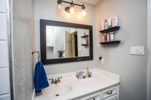 7802 Zoar Avenue, Lubbock, TX 79424