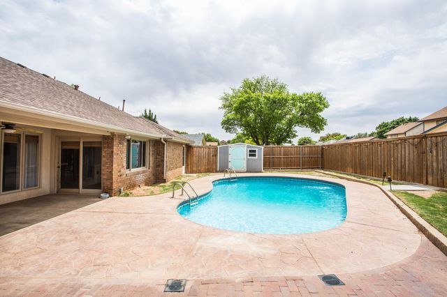 7802 Zoar Avenue, Lubbock, TX 79424